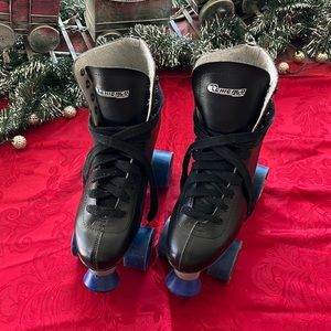 Chicago black roller skates